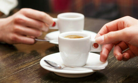 Jakie są zalety ceramicznych filiżanek do espresso?